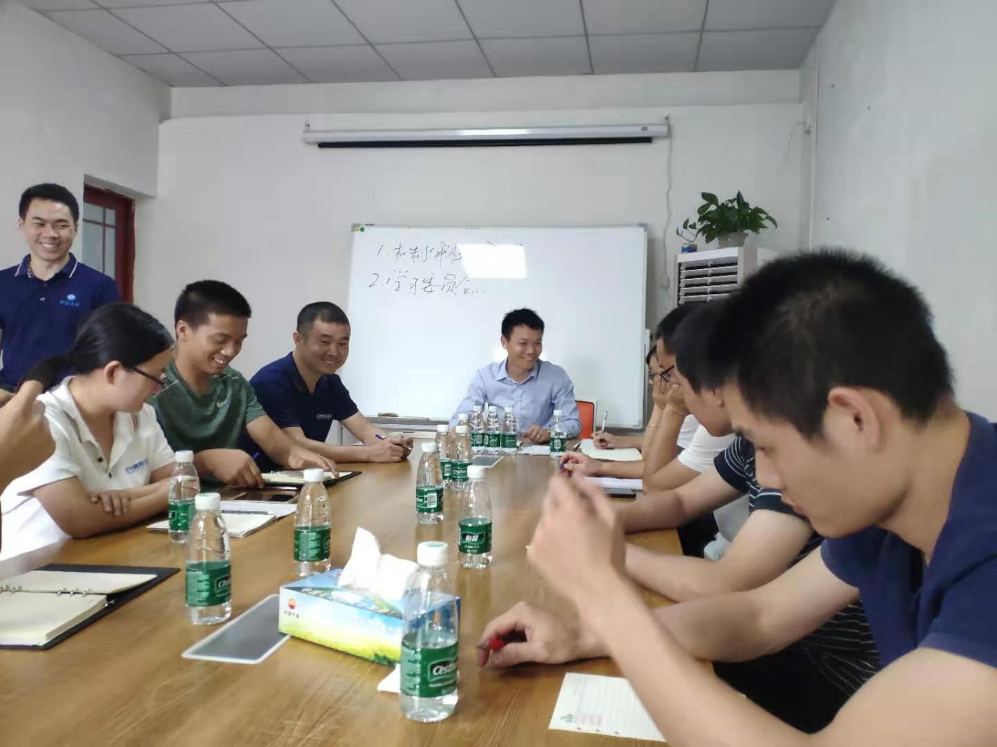 成立學習委員會，有效組織高效執(zhí)行